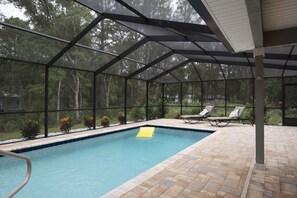 Et oppvarmet basseng