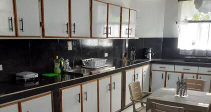 Fresh Beach House Near Rocky cay and Cocoplumbeach