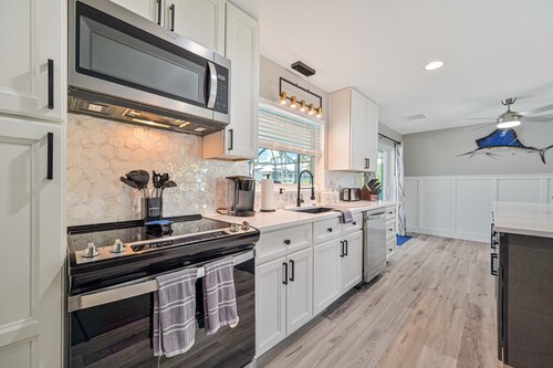 Newly Renovated house on the canal with pool and hot tub!!!