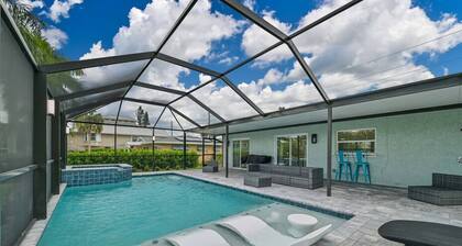 Newly Renovated house on the canal with pool and hot tub!!!