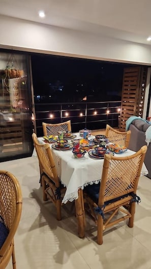 Outdoor dining