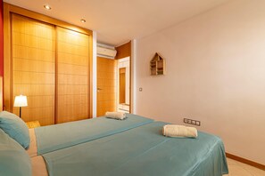 2 sovrum, strykjärn/strykbräda, gratis wi-fi och sängkläder