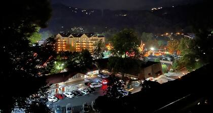 Newly Updated Beautiful Condo & BEST kept secret - Steps Away from "The Strip"!!