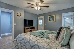 2 slaapkamers, een strijkplank/strijkijzer, gratis wifi, beddengoed