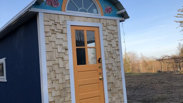 Exterior detail - Cozy Off-grid stay in the heart of the forest (Chatham)