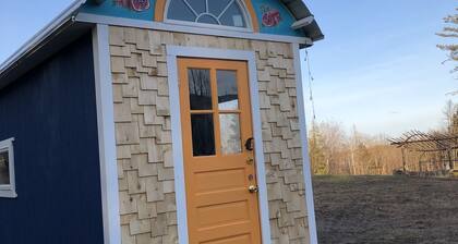 Unique Off-grid stay in the heart of the White Mountain National Forest