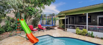 Heated Pool-Family Villa 7 Min to Beach, BBQ