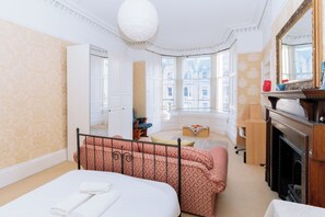 4 camere, ferro/asse da stiro, accesso a Internet, lenzuola