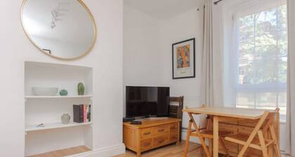 Fantastically Located 2BD Flat in London Bridge