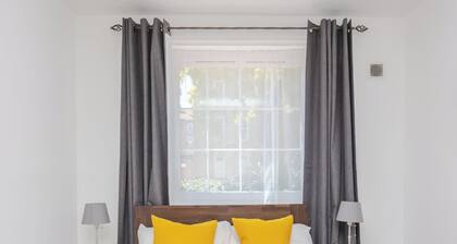 Fantastically Located 2BD Flat in London Bridge