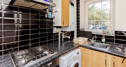 Fantastically Located 2BD Flat in London Bridge