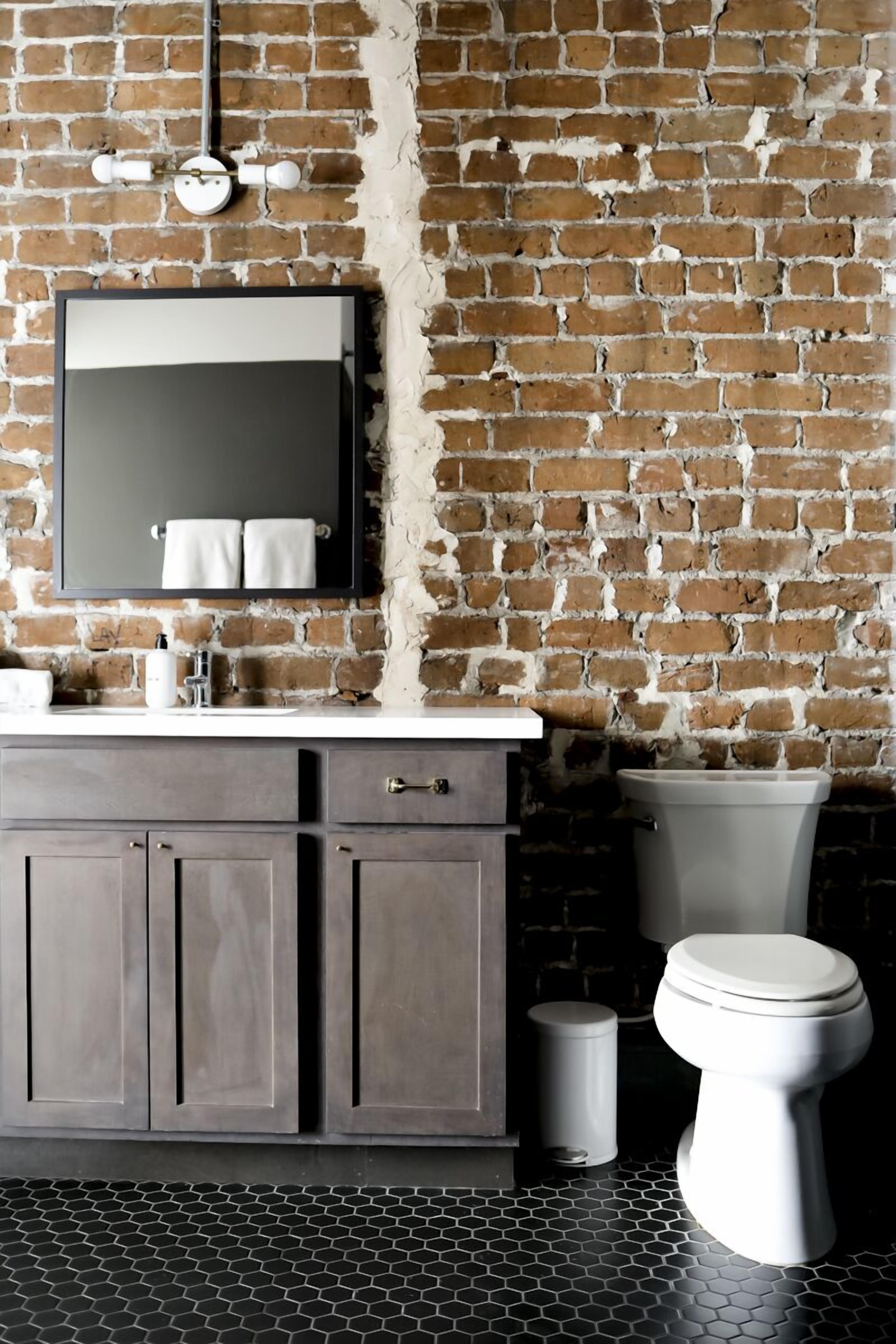 Ducha, secador de pelo y toallas