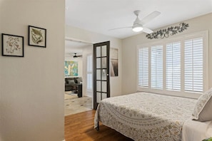 4 makuuhuonetta, työpöytä, silitysrauta/-lauta, ilmainen Wi-Fi