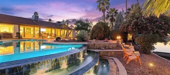 Lakefront Resort Villa - Heated Infinity Pool & 8-Seat Spa - Kayaks - 4BR