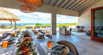 Brand new luxurious villa with bay and mountain view