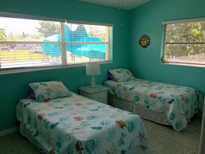 3 bedrooms, free WiFi - Secluded Hideaway with private pool and canal (Big Pine Key)