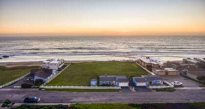One of a kind property- An Acre on the Ocean & Classic Beach Cottage