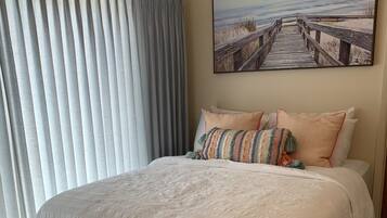 2 bedrooms, travel cot, free WiFi, bed sheets