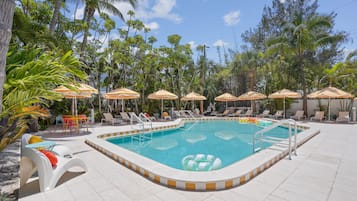 Et oppvarmet basseng