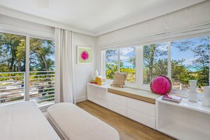 1 bedroom, iron/ironing board, Internet, bed sheets - Mello on the Beach - Slow M'Ocean (Holmes Beach)