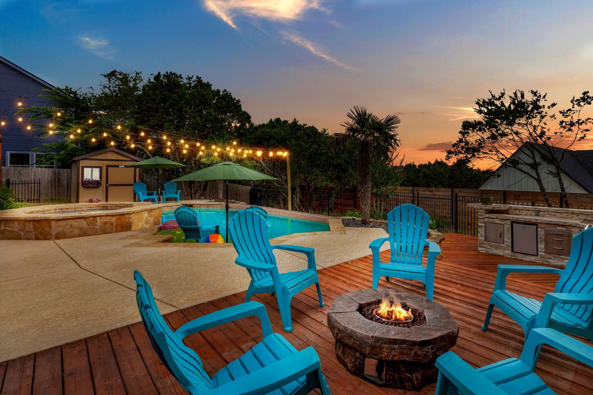Glam Resort Home w/Beautiful Private Heated Pool & HotTub for the Winter!