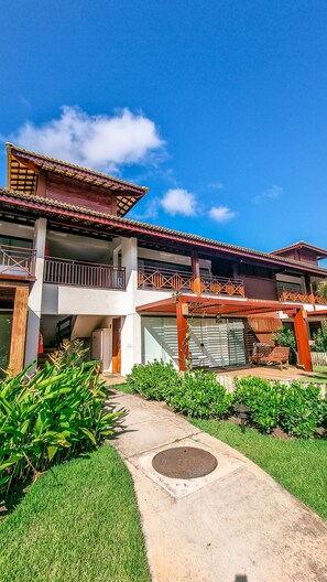 Deluxe Apartment, 2 Bedrooms, Balcony | 2 bedrooms, premium bedding, down comforters, pillowtop beds