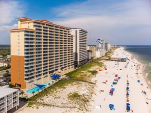 On the beach, sun-loungers - Updated luxury beachfront condo in killer location! Walking distance to Hangout. (Gulf Shores)