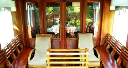 Angel Premium Houseboat - Single Bed