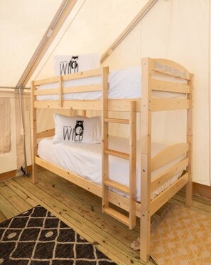 1 habitación y ropa de cama 