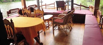 Angel Backwaters 2 Bedroom -Deluxe Alleppey Round