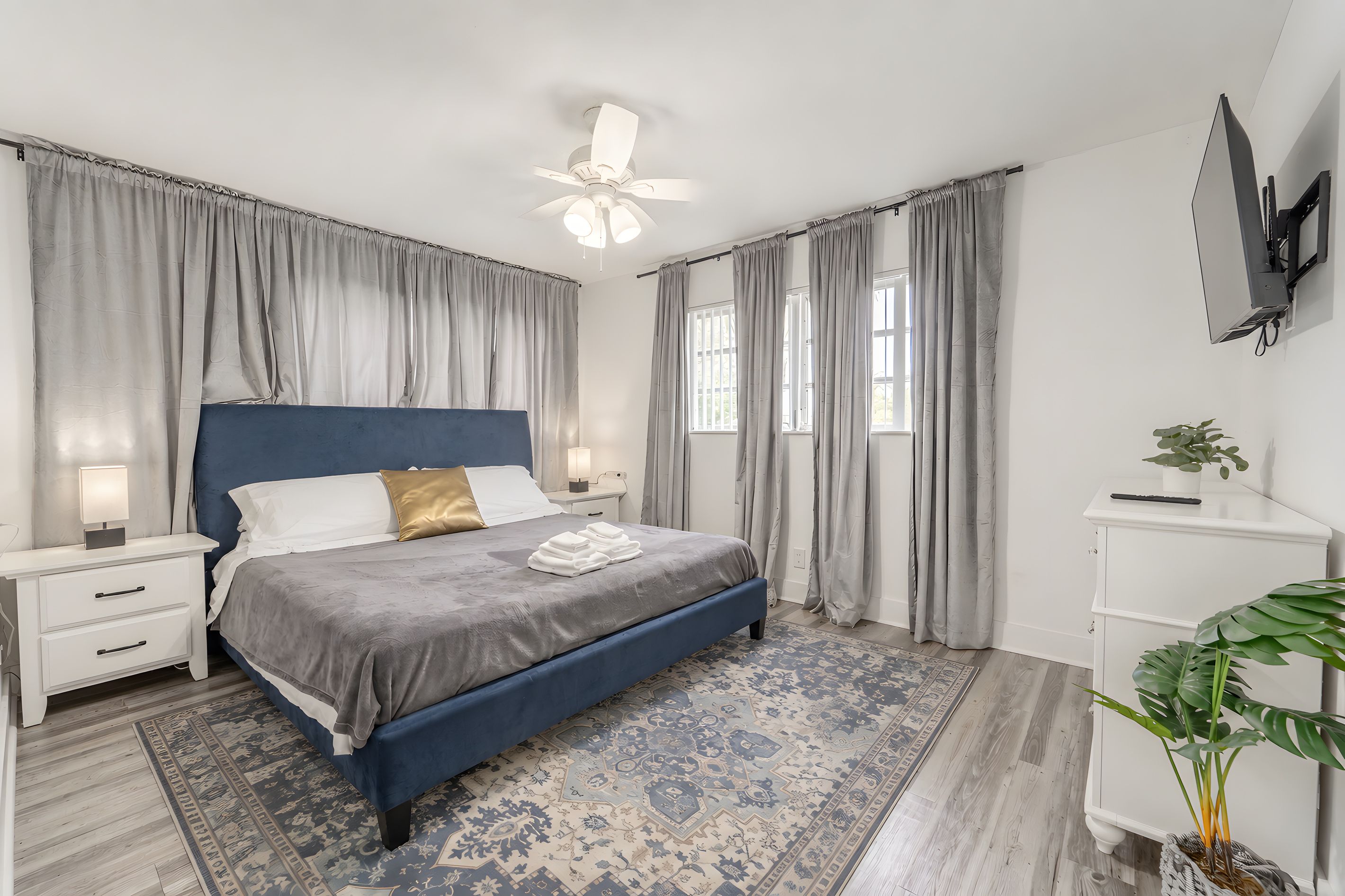 2 chambres, bureau, fer et planche à repasser, Wi-Fi gratuit