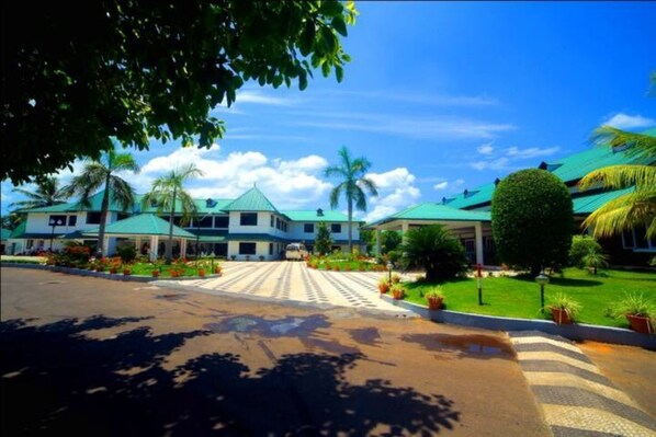 Property grounds - Contour Backwaters Resort - A/c Deluxe Suite (Horoor)