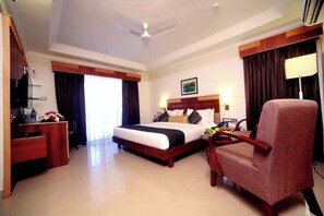 1 bedroom - Contour Backwaters Resort - A/c Deluxe Suite (Horoor)
