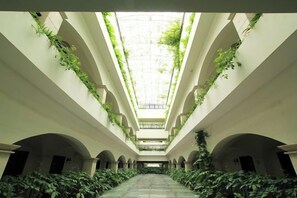 Unclassified image, 5 of 44, button - Zhonghui Hotel (Lingchuan)