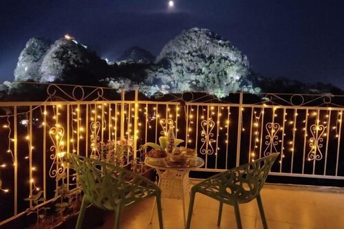 Huaqiao Hongying Inn (Guilin Dongxi Alley Shop)