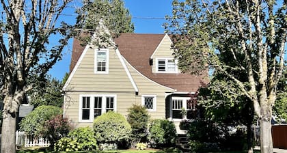 Spacious basement apt. Off-street parking, washer & dryer, kitchenette, sleeps 4