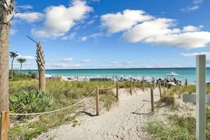 بالقرب من الشاطئ، مناشف للشاطئ