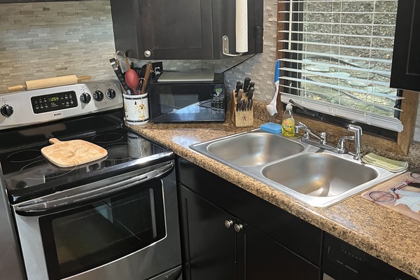 Frigorífic, microones, forn i placa de cuina