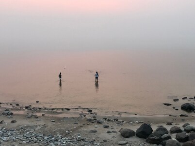 Lakefront cottage - two decks overlooking Lake Winnipeg