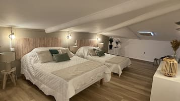 2 chambres, lit parapluie, draps fournis