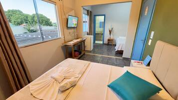 Economy Triple Room | Free WiFi, bed sheets