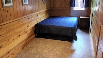 1 bedroom, bed sheets