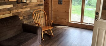 1 Bedroom house with direct trail access