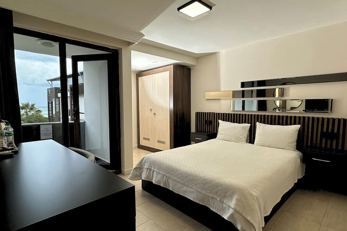 Standard Room with Sea View | Minibar og wi-fi (inkludert)