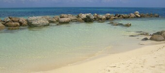 Cheerful 3 bedroom Villa close to Grace Bay and Chalk Sound