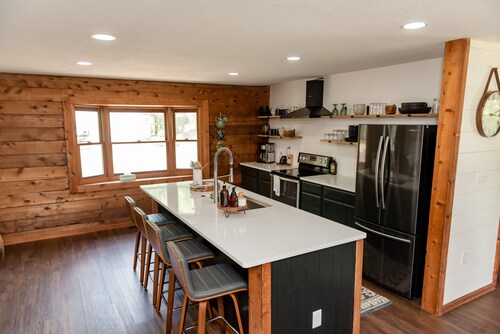 Private newly remodeled cabin on 10 acres next to the tiffin river