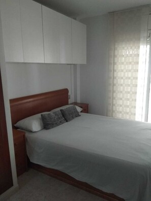 2 slaapkamers, een strijkplank/strijkijzer, wifi, beddengoed