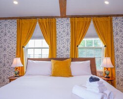 Cortinas blackout, tabla de planchar con plancha y wifi gratis 