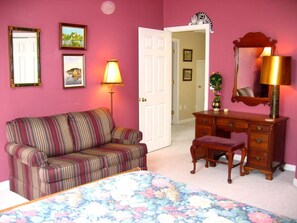 3 bedrooms, desk, iron/ironing board, WiFi