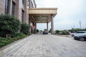 Property grounds - Jiade Hotel (Tongxiang)